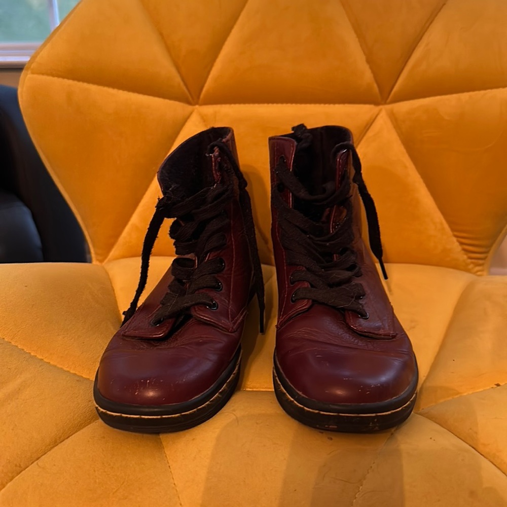 Dr. Marten Air Wave Boots